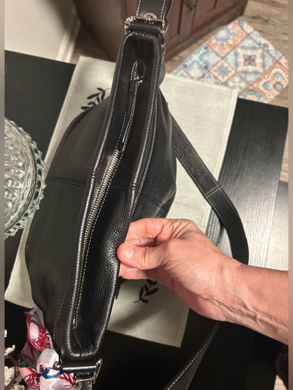 Coach❤️Y2K Black Leather Hobo Converter Shoulder/Crossbody Bag with Pink Scarf - Picture 4 of 16